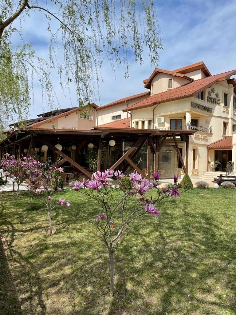 Hotel Parc Tecuci 외부 사진