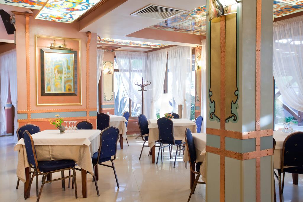Hotel Parc Tecuci 외부 사진